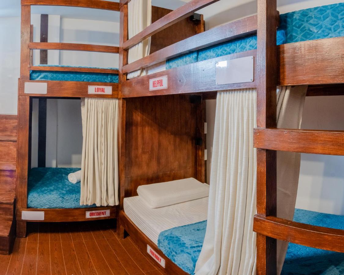 מקטאן Public House Hostel מראה חיצוני תמונה