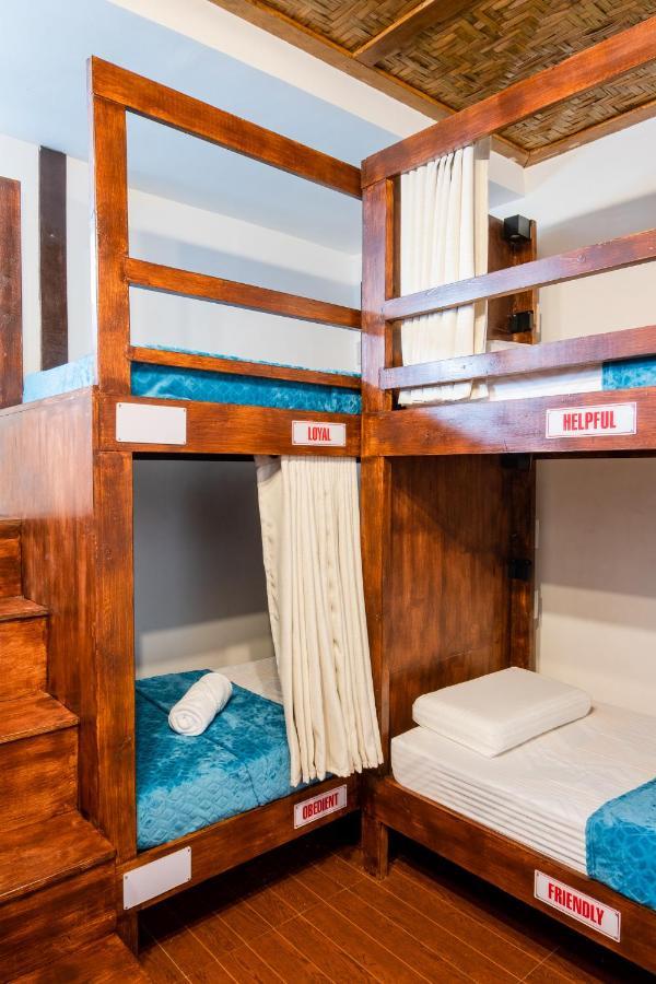 מקטאן Public House Hostel מראה חיצוני תמונה