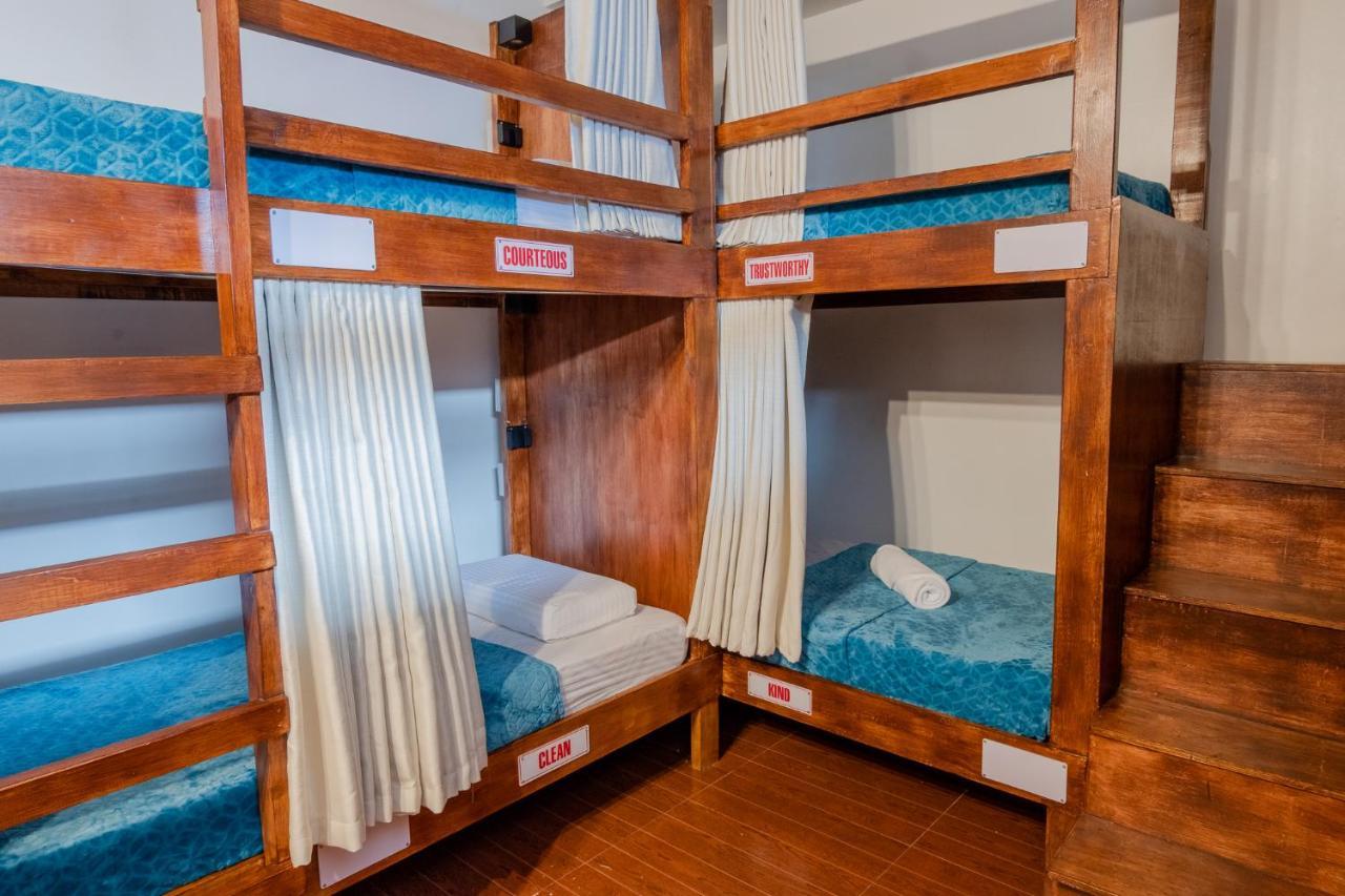 מקטאן Public House Hostel מראה חיצוני תמונה