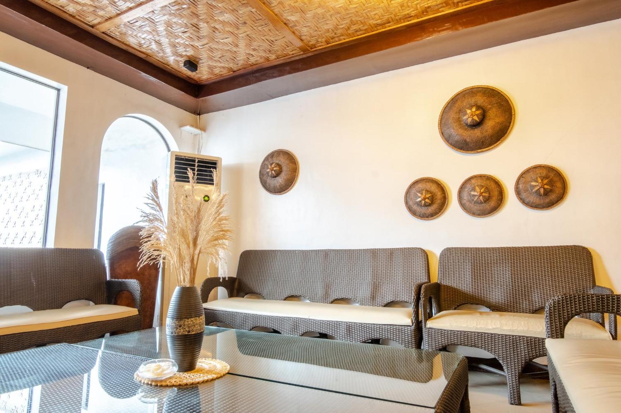 מקטאן Public House Hostel מראה חיצוני תמונה