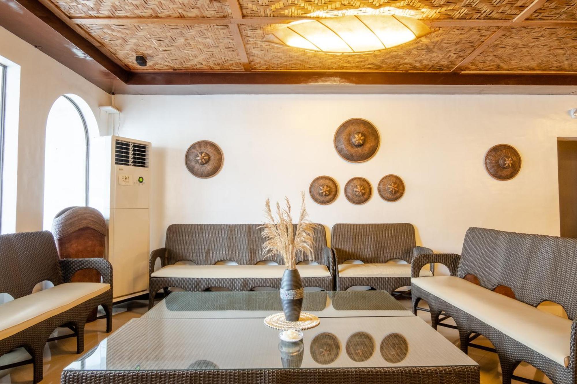 מקטאן Public House Hostel מראה חיצוני תמונה
